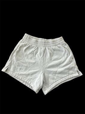 Abercrombie & Fitch Quilted Wave-Panel Athletic Shorts in Light Gray
